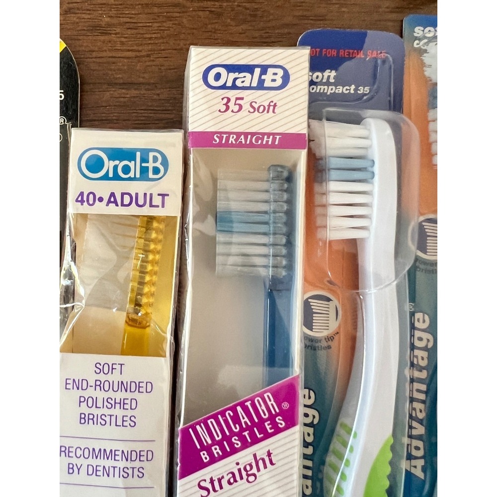 Oral-B Toothbrush Lot 4 piece Soft Advantage 35 soft 40 adult new vintage - Picture 2 of 7